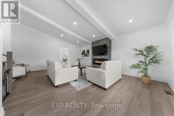 2940 Prince Of Wales Drive, Ottawa, ON K2E0B2 Photo 3