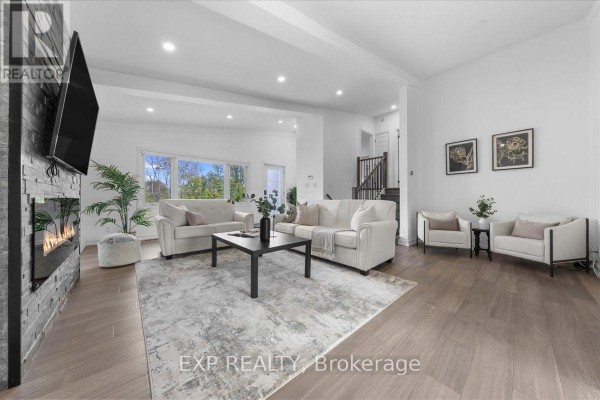 2940 Prince Of Wales Drive, Ottawa, ON K2E0B2 Photo 5