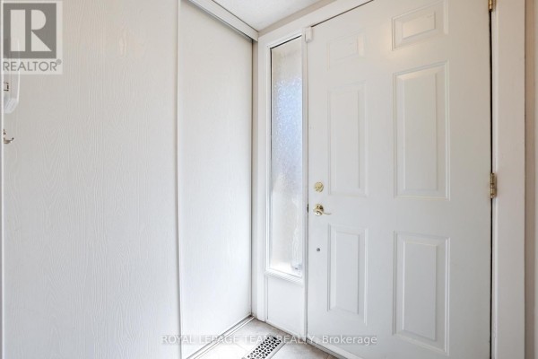 Primary Bedroom - 2942 Fairlea Crescent, Ottawa, ON K1V8T7 Photo 3