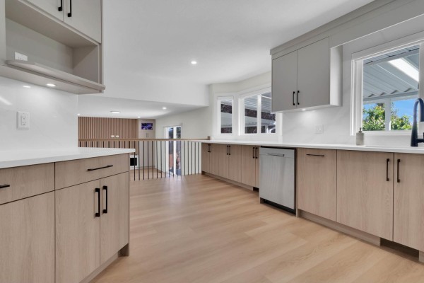 2943 Sidoni Place, Abbotsford, BC V2T5K1 Photo 4
