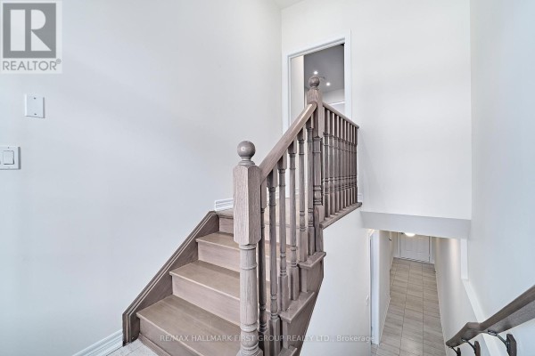 Living room - 2945 Starlight Drive, Pickering, ON L1V2P8 Photo 5
