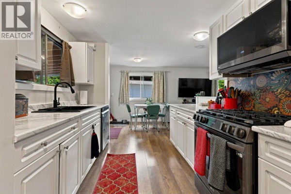 Kitchen - 2945 Thornhill Street, Terrace, BC V8G5A1 Photo 3