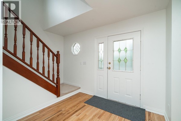 2948 Grant Street, Vancouver, BC V5K3E7 Photo 2