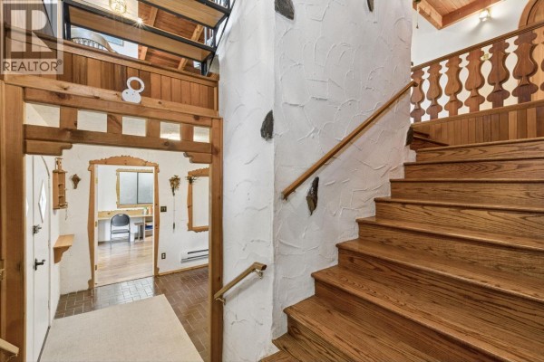 295 Bayview Road, Lions Bay, BC V0N2E0 Photo 4