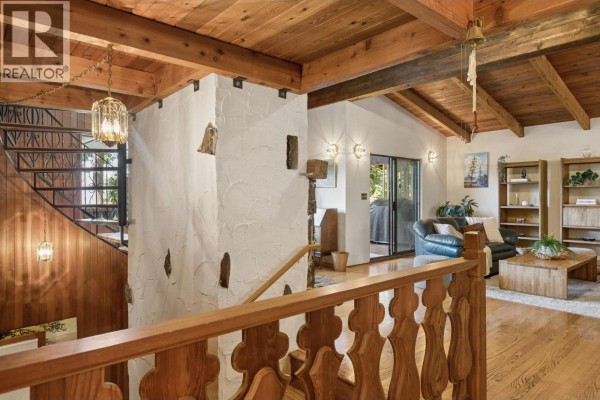 295 Bayview Road, Lions Bay, BC V0N2E0 Photo 5