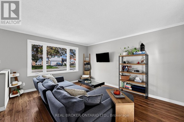 295 Crawford Street, Orillia, ON L3V6X2 Photo 3