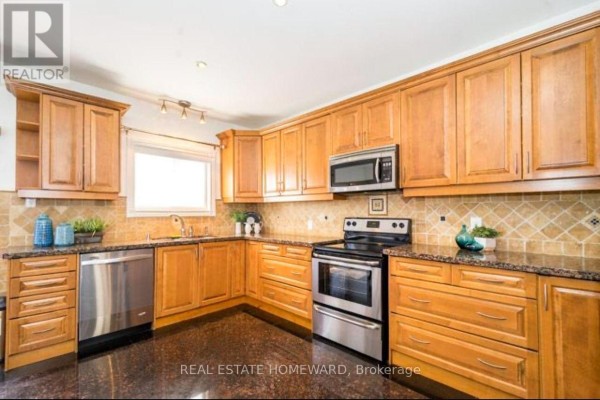 295 Gowan Avenue E, Toronto, ON M4J2K7 Photo 4