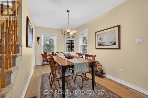 Bedroom 2 - 295 Victoria Avenue, Gananoque, ON K7G2S3 Photo 5