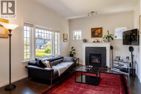 2950 W 8th Avenue, Vancouver, BC V6K2C1 Photo 3