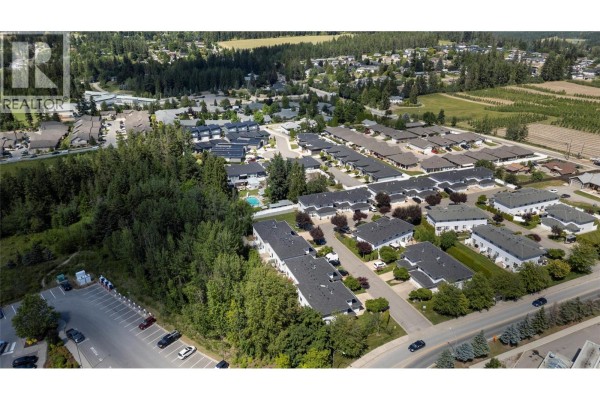 Primary Bedroom - 2951 11th Avenue Ne Unit# 2, Salmon Arm, BC V1E1V8 Photo 5