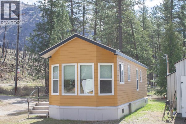 Full bathroom - 2955 33 Highway, Westbridge, BC V0H1Y0 Photo 2