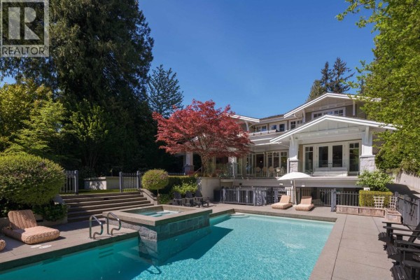 2955 Rosebery Avenue, West Vancouver, BC V7V3A5 Photo 2