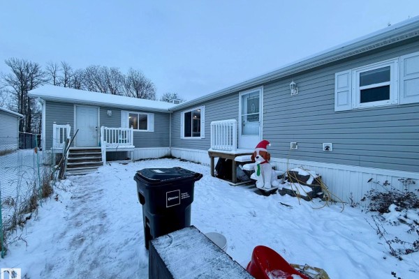 2958 Lakewood Dr Nw Nw, Edmonton, AB, photo 2