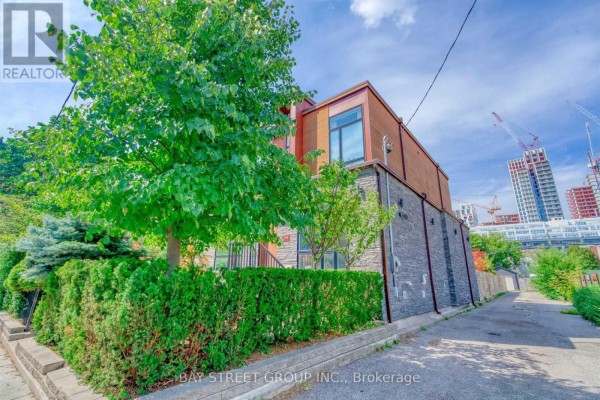 Living room - 296 Borden Street, Toronto, ON M5S2N6 Photo 3