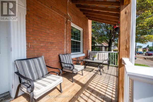 296 First Avenue N, Pembroke, ON, photo 3