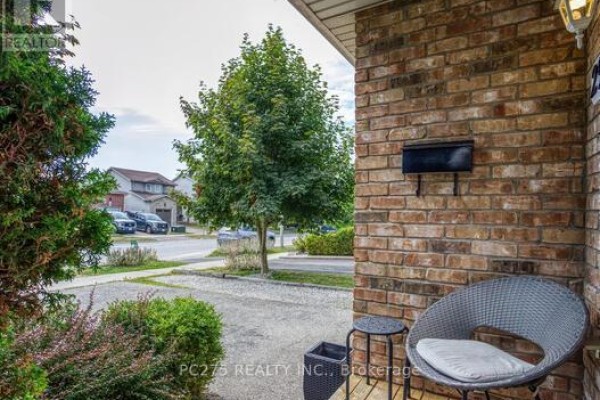 296 Millburn Boulevard, Centre Wellington, ON, photo 2