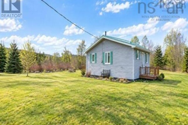 Living room - 296 Valley Road, Westchester, NS B0M1M0 Photo 2