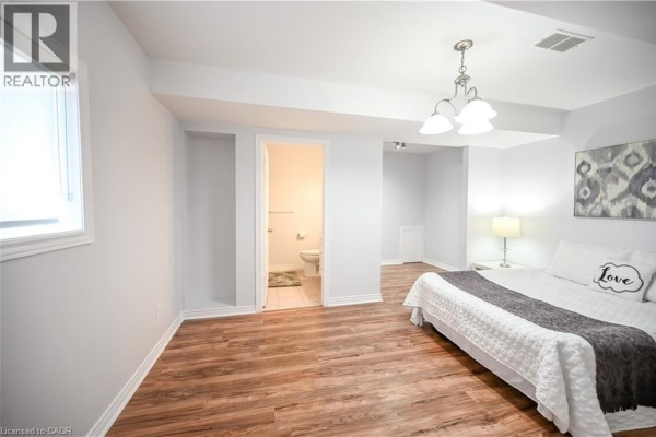Dining room - 296 Winterberry Drive Unit# Lower, Stoney Creek, ON L8J2N5 Photo 5