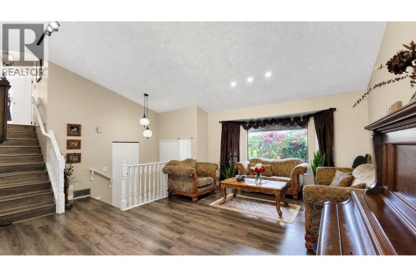 2961 Walton Avenue, Coquitlam, BC V3B6N1 Photo 4
