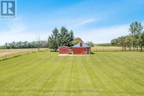 Family room - 2966 George Johnston Road, Springwater, ON L9X1T8 Photo 4