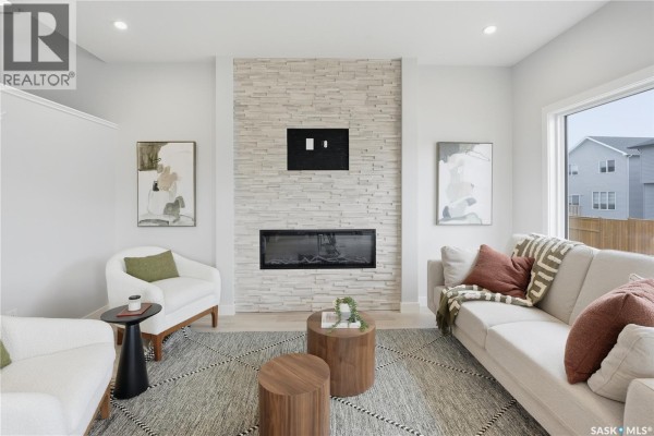 Living room - 2969 Green Turtle Road, Regina, SK S4V4G4 Photo 4