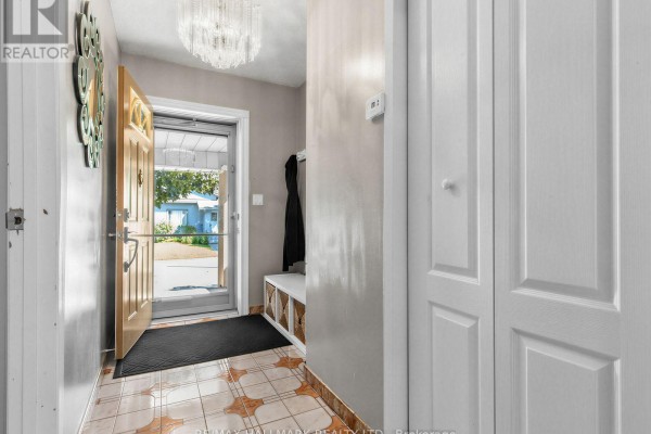 Bedroom 2 - 297 Strathmore Boulevard, Toronto, ON M4J1P9 Photo 5