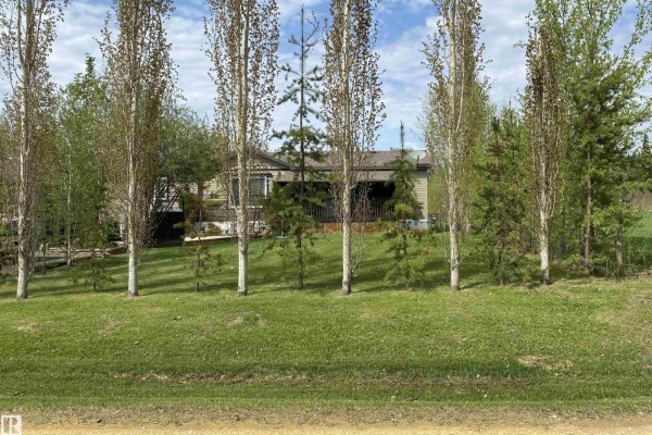 Bedroom 2 - 2971 Townsite Cr, Calling Lake, AB T0G0K0 Photo 5