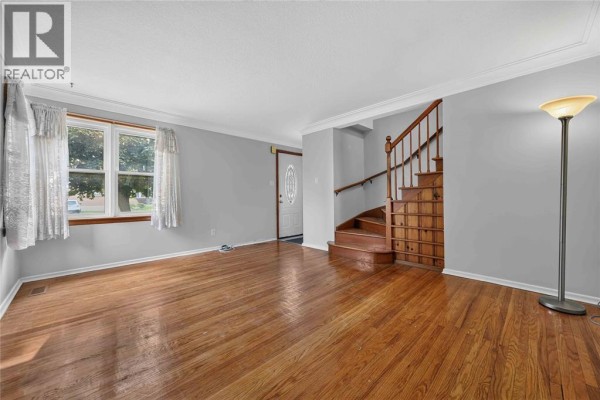 Family room - 298 Elsfield Crescent, Sarnia, ON N7S1C3 Photo 5