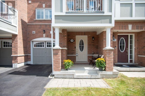 Living room - 298 Reis Place, Milton, ON L9E0A9 Photo 2