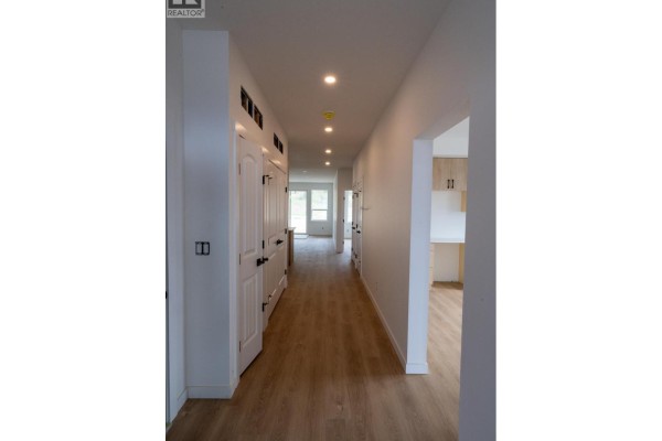 2982 Scenic Ridge Drive, West Kelowna, BC, photo 2