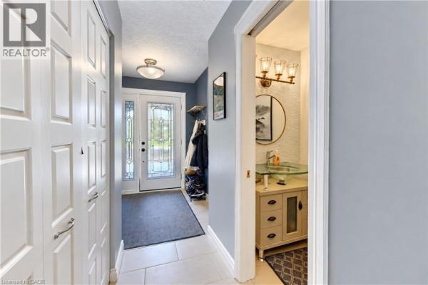 4pc Bathroom - 299 Creighton Court, Waterloo, ON N2K1W5 Photo 4