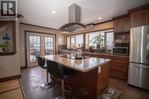 299 Seymour Street W, Kamloops, BC, photo 2