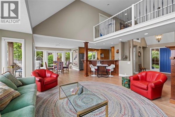 Entrance - 2995 Island Hwy W, Qualicum Beach, BC V9K2H2 Photo 5