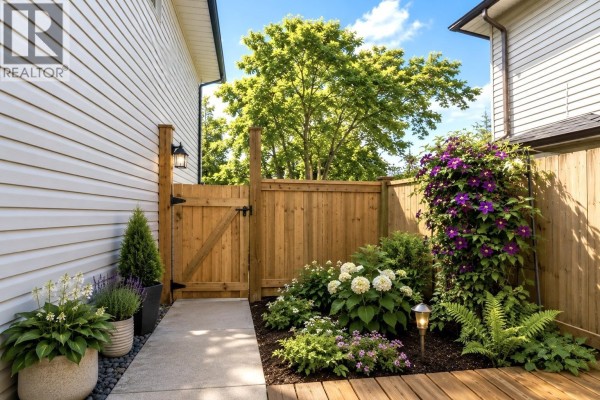 2995 Marcellin Place, Coquitlam, BC V3C6E7 Photo 4