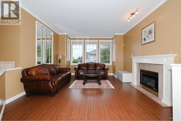 2995 Pinetree Close, Coquitlam, BC V3E2Z5 Photo 4