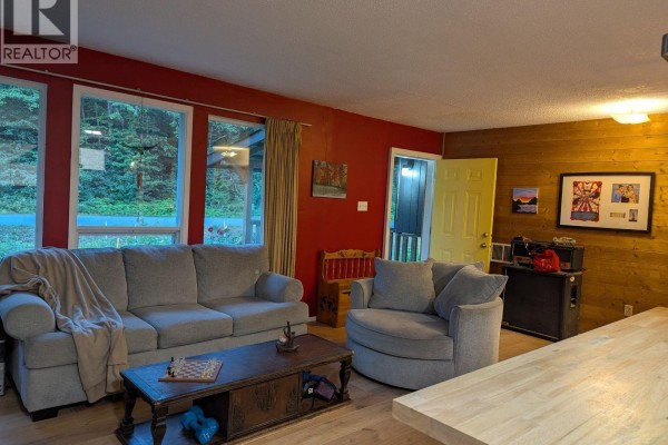 Kitchen - 2996 Allison Road, Hagensborg, BC V0T1H0 Photo 5