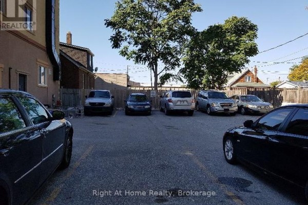 201-223 - 2998 Tecumseh Road E, Windsor, ON, photo 2