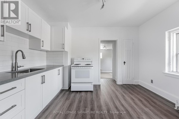 2a - 388 Palmerston Boulevard, Toronto, ON M6G2N6 Photo 5