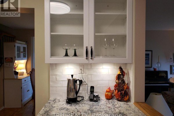 Dining room - 2a Millrise Lane, Ottawa, ON K2G5G1 Photo 4