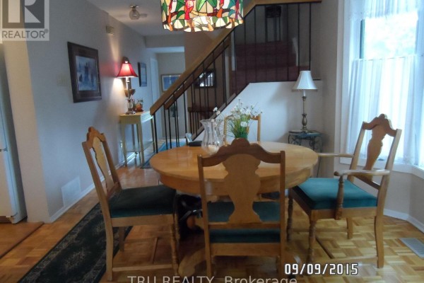 Kitchen - 2a Millrise Lane, Ottawa, ON K2G5G1 Photo 5