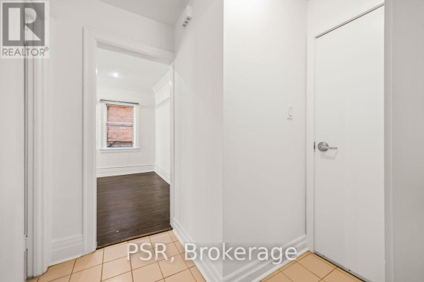 2b - 483 Parkside Drive, Toronto, ON M6R2Z9 Photo 4