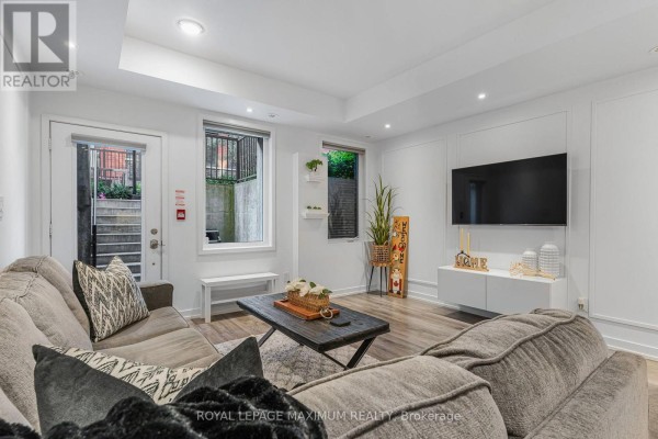 2b - 867 Wilson Avenue, Toronto, ON M3K0A4 Photo 4