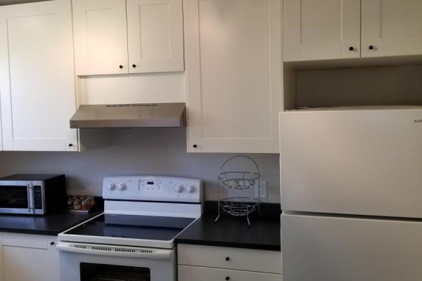Kitchen - 2c - 795 Lakeshore Road E, Mississauga, ON L5E1C8 Photo 3