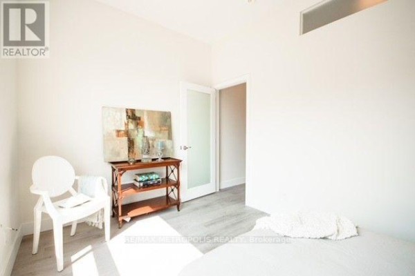 2f - 1448 Gerrard Street E, Toronto, ON, photo 2