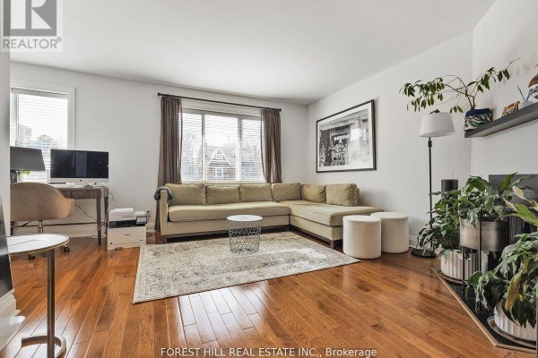 Kitchen - 2nd & 3rd Floor - 14b Glenview Avenue, Toronto, ON M4R1P6 Photo 3