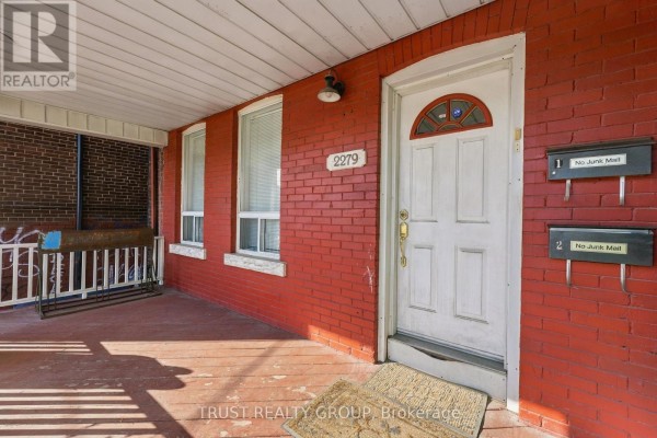 Bedroom - 2nd & 3rd Floor - 2279 Dundas Street W, Toronto, ON M6R1X6 Photo 3