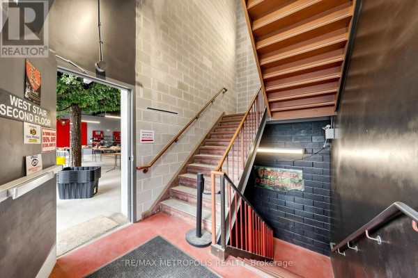 2nd & 3rd Floor - 331 - 333 Yonge Street, Toronto, ON M5B1R7 Photo 4