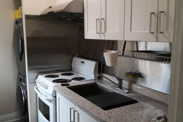 Kitchen - 2nd & 3rd Floors - 1320 Dundas Street E, Toronto, ON M4M1S6 Photo 3