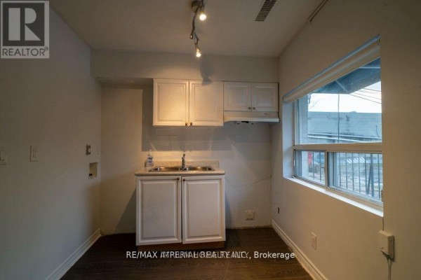 2nd Fl - 3334 A Yonge Street, Toronto, ON M4N2M4 Photo 3