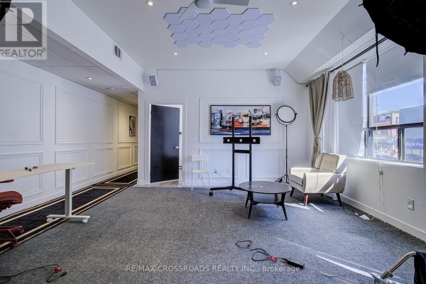 2nd Floor - 2017 Danforth Avenue, Toronto, ON M4C1J7 Photo 4